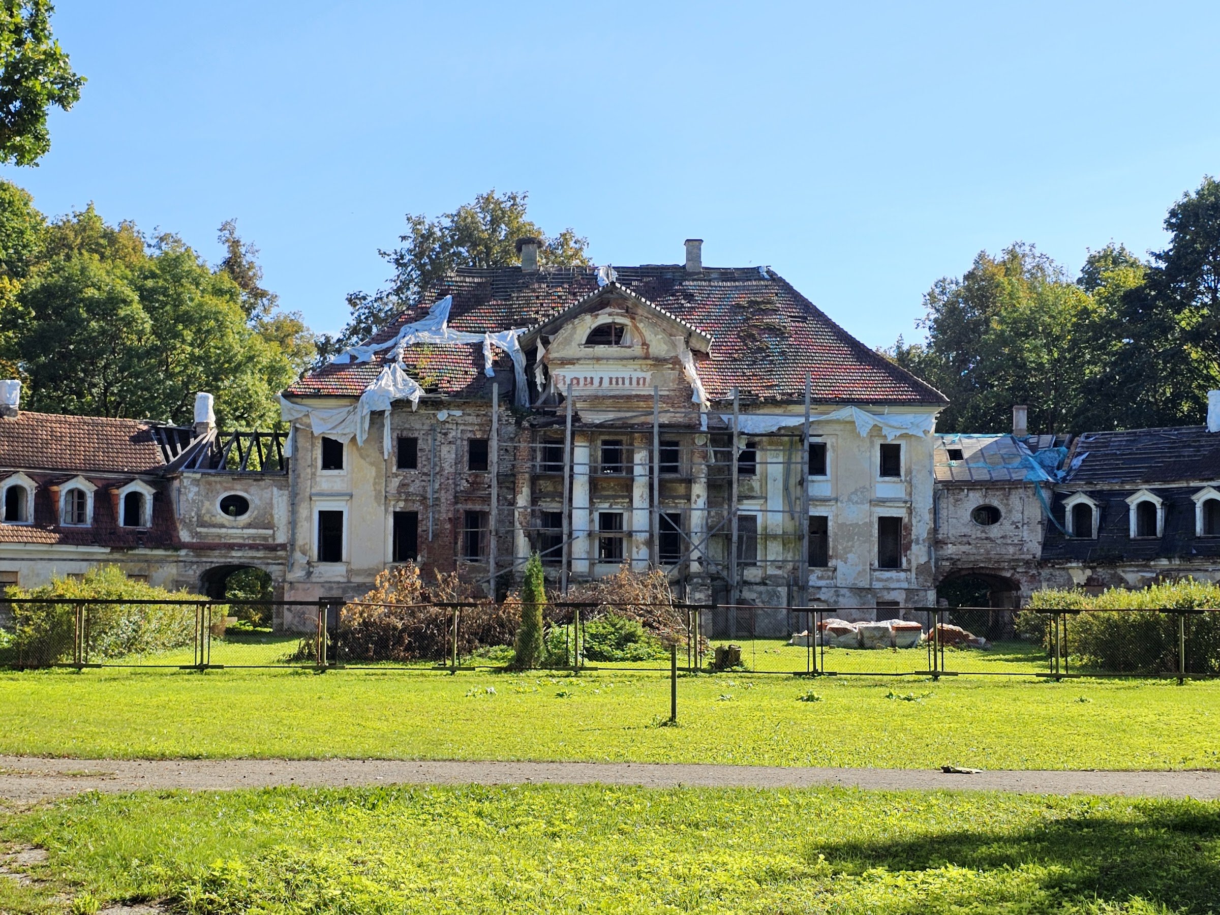 Kaucmindes pils (Kaucminde Manor)